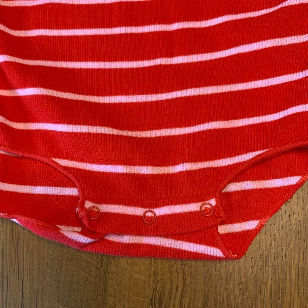 BONDS Red Striped Bodysuit Baby 6-12 0 Holiday Christmas Onesie Infant Stripes - Picture 3 of 6